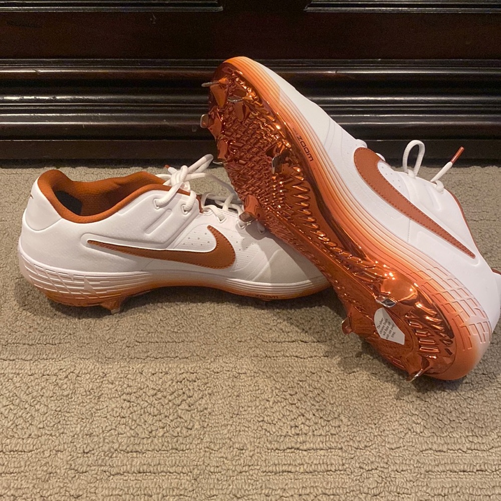 Brand new Texas Longhorn player issued baseball cleats